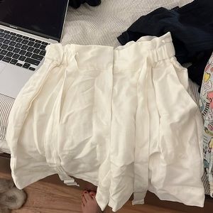 Wilfred paper bag shorts 100% linen